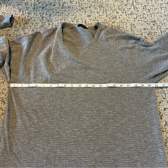 Vince. Gray & White Stripe Cotton Blend Long Sleeve Crew Neck Size Medium Men’s - Picture 9 of 11